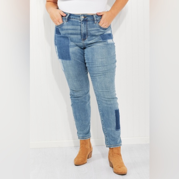 Patch Boyfriend Jeans - Picture 3 of 7